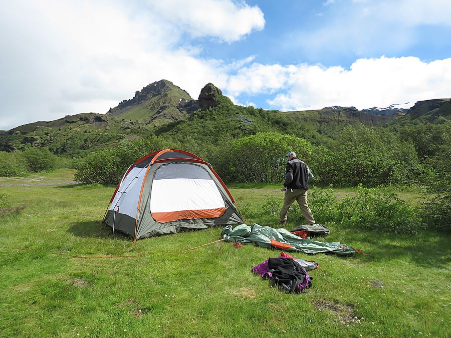 putting up tent