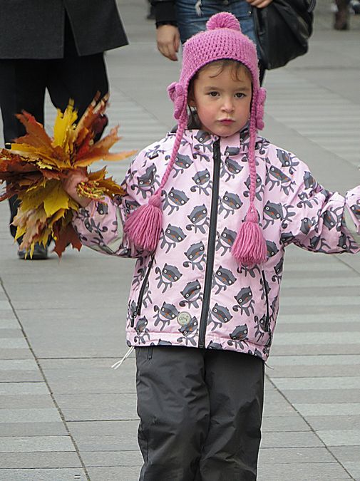 kid with leaves