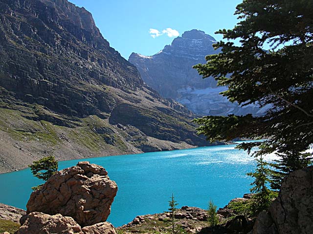 turquoise lake