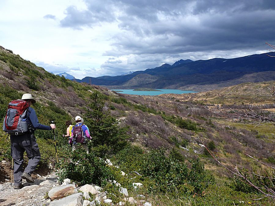 Hiking toward Lago Pehoe