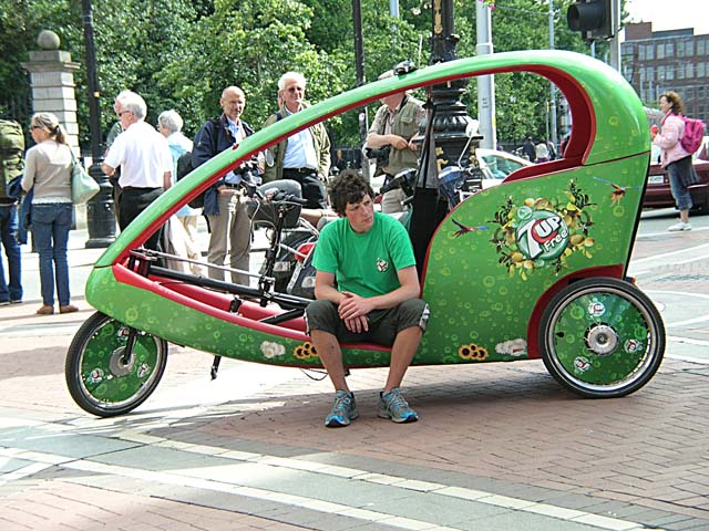 3 wheeled bike taxi