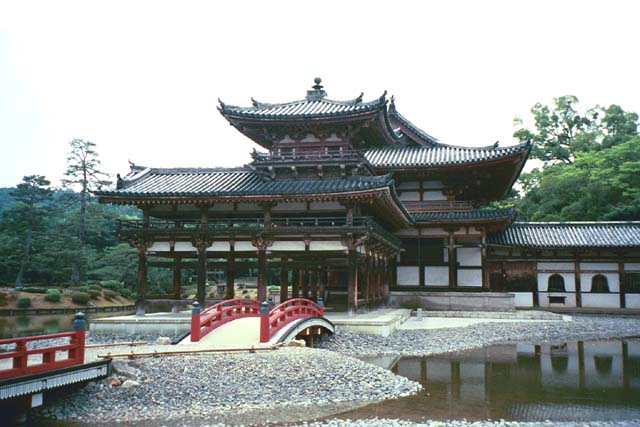 Side view of Byodouin Temple