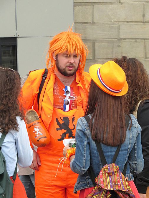 orange wig