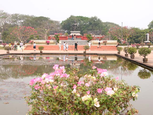 Memorial to former king