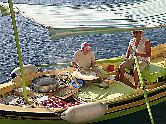 Boat vendor